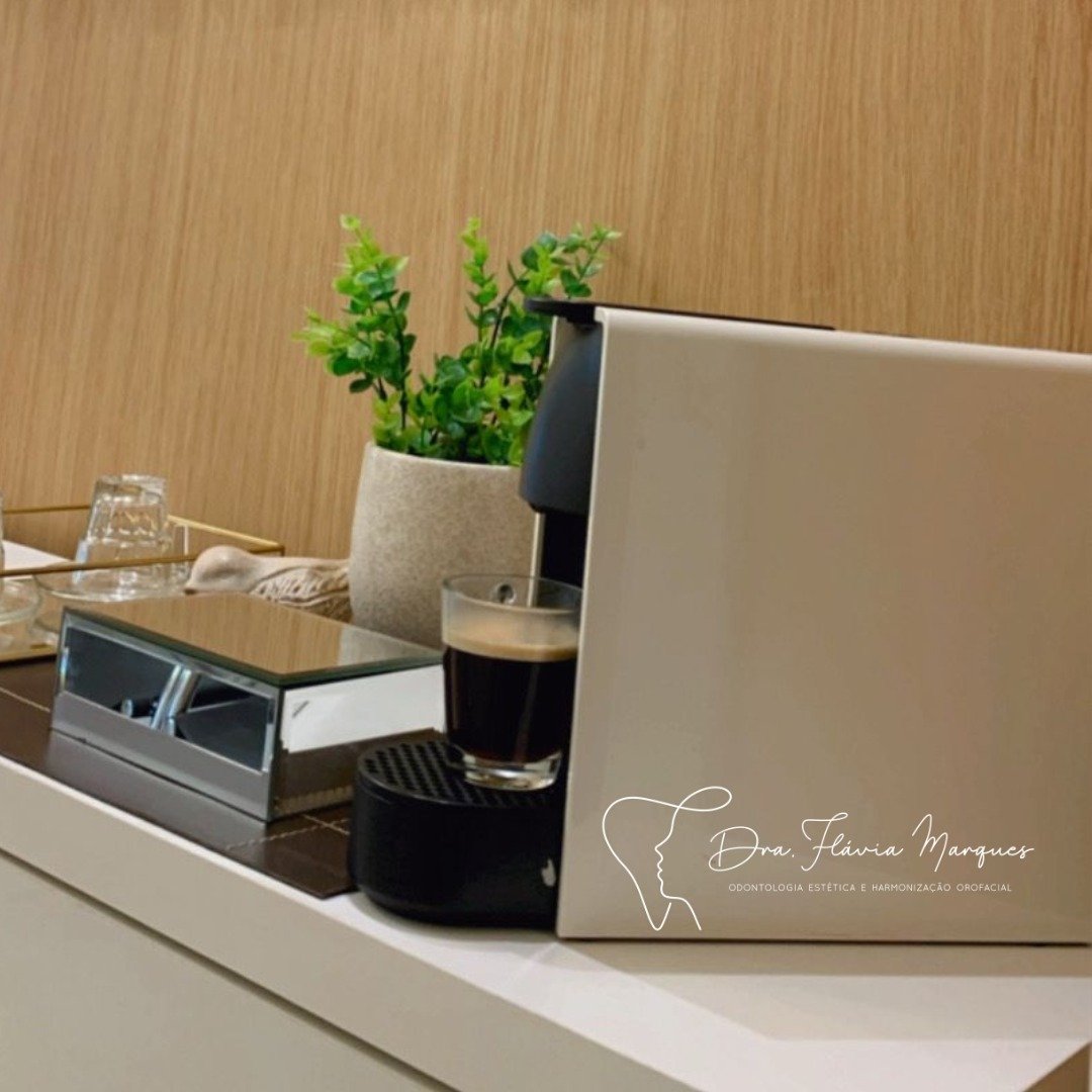 Equipamento odontológico do consultório da Dra. Flávia Marques na Tijuca